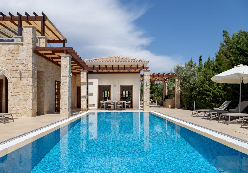 Ideal for a family holiday or for friends sharing, offering ample outdoor areas
