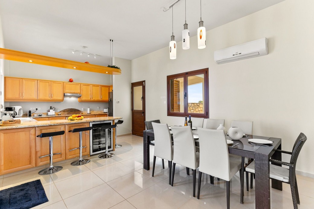 Open plan kitchen, dining and living area