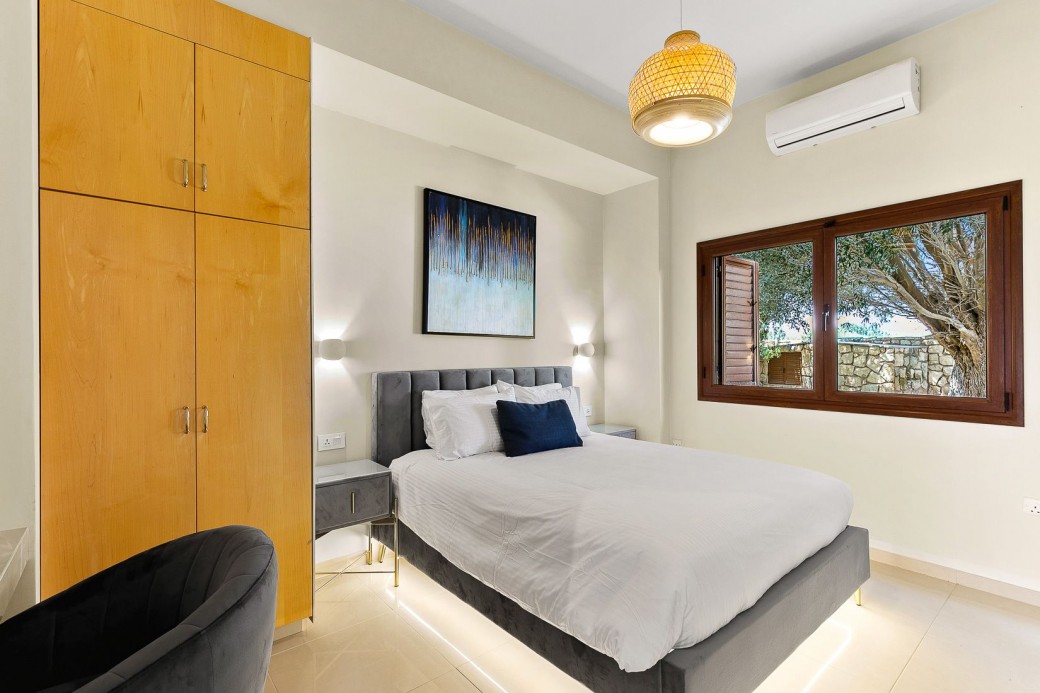 Ground floor double bedroom