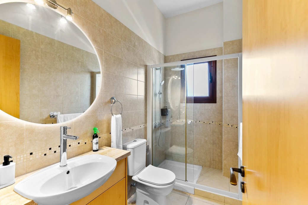 En-suite shower